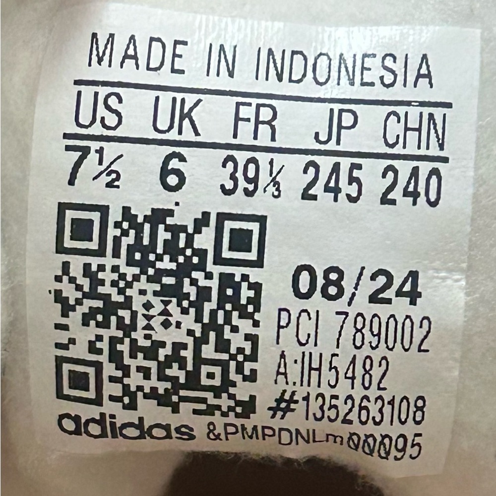 Adidas Women’s Gazelle Tan and White Sneakers - Size 7.5 - Picture 6 of 6